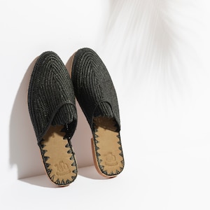 Black Raffia Sandals / Raffia Shoes / Raffia Slides / Moroccan Shoes / Moroccan Sandals / Black Flat Sandals / Mules / Straw Sandals