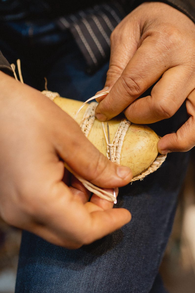 Hand-crocheting moroccan raffia sandals