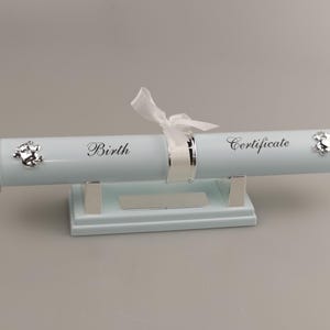 Porta certificato di nascita personalizzato con incisione e supporto, porta certificato in metallo inciso, porta pergamena di nascita personalizzato, regalo per bambino