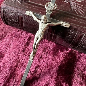 Antique pendentif croix crucifix de Jésus Christ - France