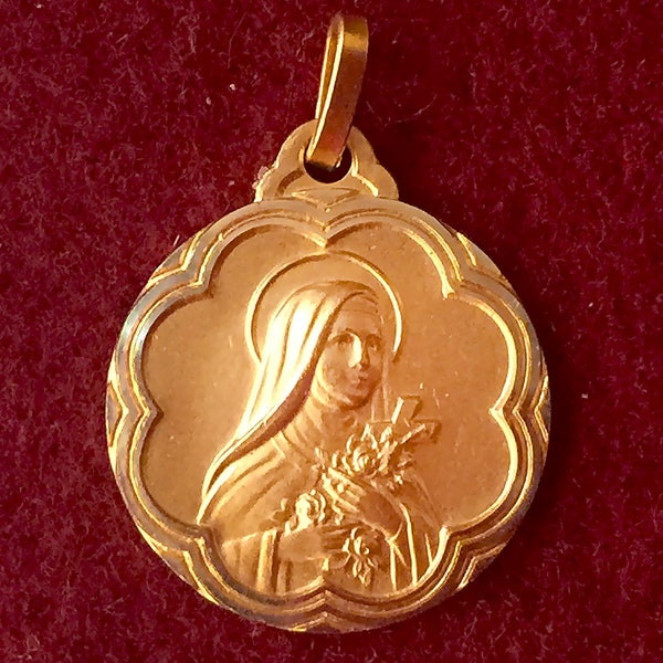 Médaille religieuse Sainte Thérèse vintage français catholique, pendentif Thérèse Enfant Jésus métal doré, cadeau religieux, collection