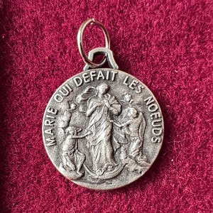 Vintage French Mary pendant, catholic medal of Mary Undoer of Knots, silver metal Our Mother religious medal, vintage Mary charm gift