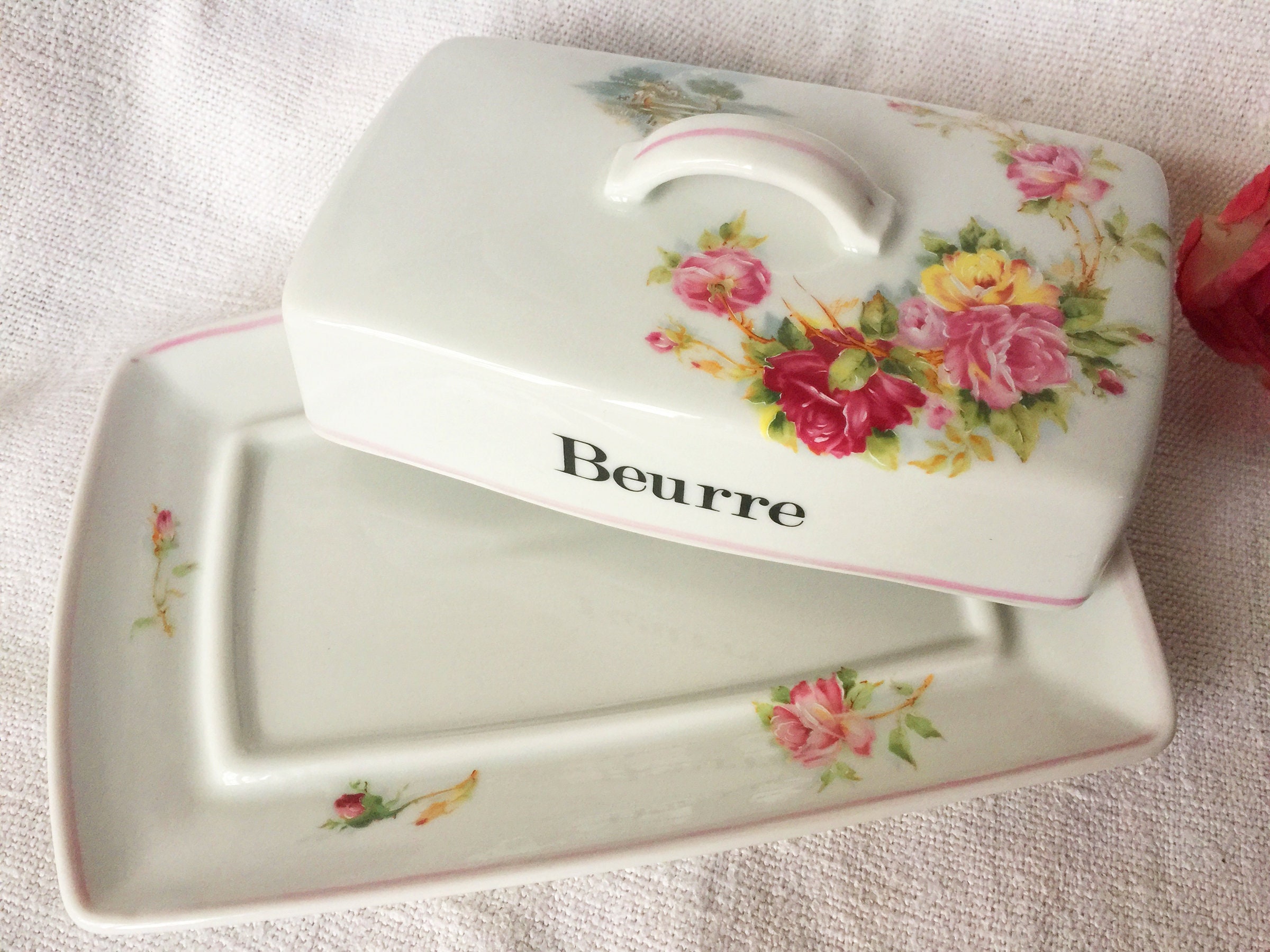 Beurrier Vintage Français en Porcelaine de Limoges Réhaussé Peint à La Main, Plat Pour Beurre Motif 