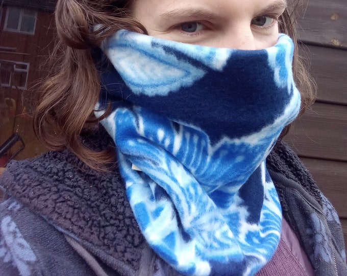 Floral Fleece Neck Warmer: Blue & White Flower Print Snood
