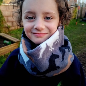Wilde Pferde Fleece Schlauchschal für Kleinkinder, Kinder und Erwachsene