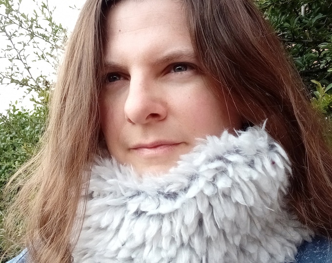 Luxury Neck Warmer Grey/Cream Faux Fur Super Soft Fleece Gaiter/Cowl/Snood for Teenager/Adult