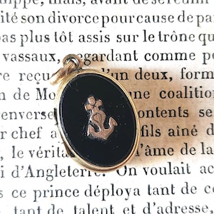 Médaillon maritime ancien en onyx, France : ancre coeur victorienne en or rempli