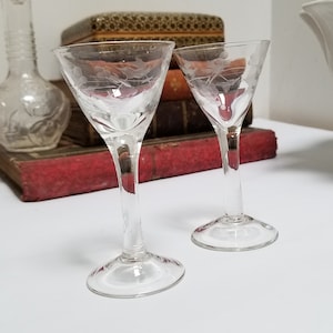 Vintage French Pair of Small Stemmed Liqueur Glasses. Etched Grape Clear Glass Aperitif Glasses. Cordial glasses