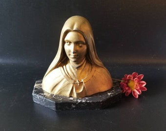 vintage Français Sainte Thérèse de Lisieux Buste d’épeautre doré monté sur marbre. Buste d’icône religieuse. Années 1930 Déposer la France
