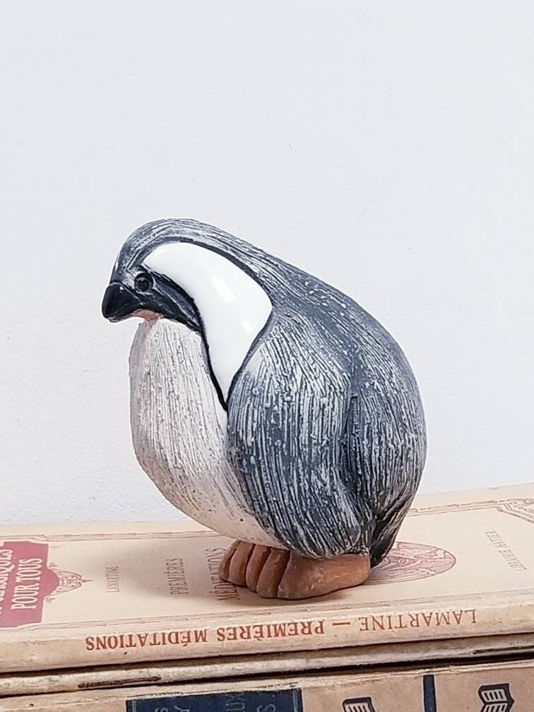 ヴィンテージのテラコッタペンギンの置物：ウルグアイの手彫りの小像