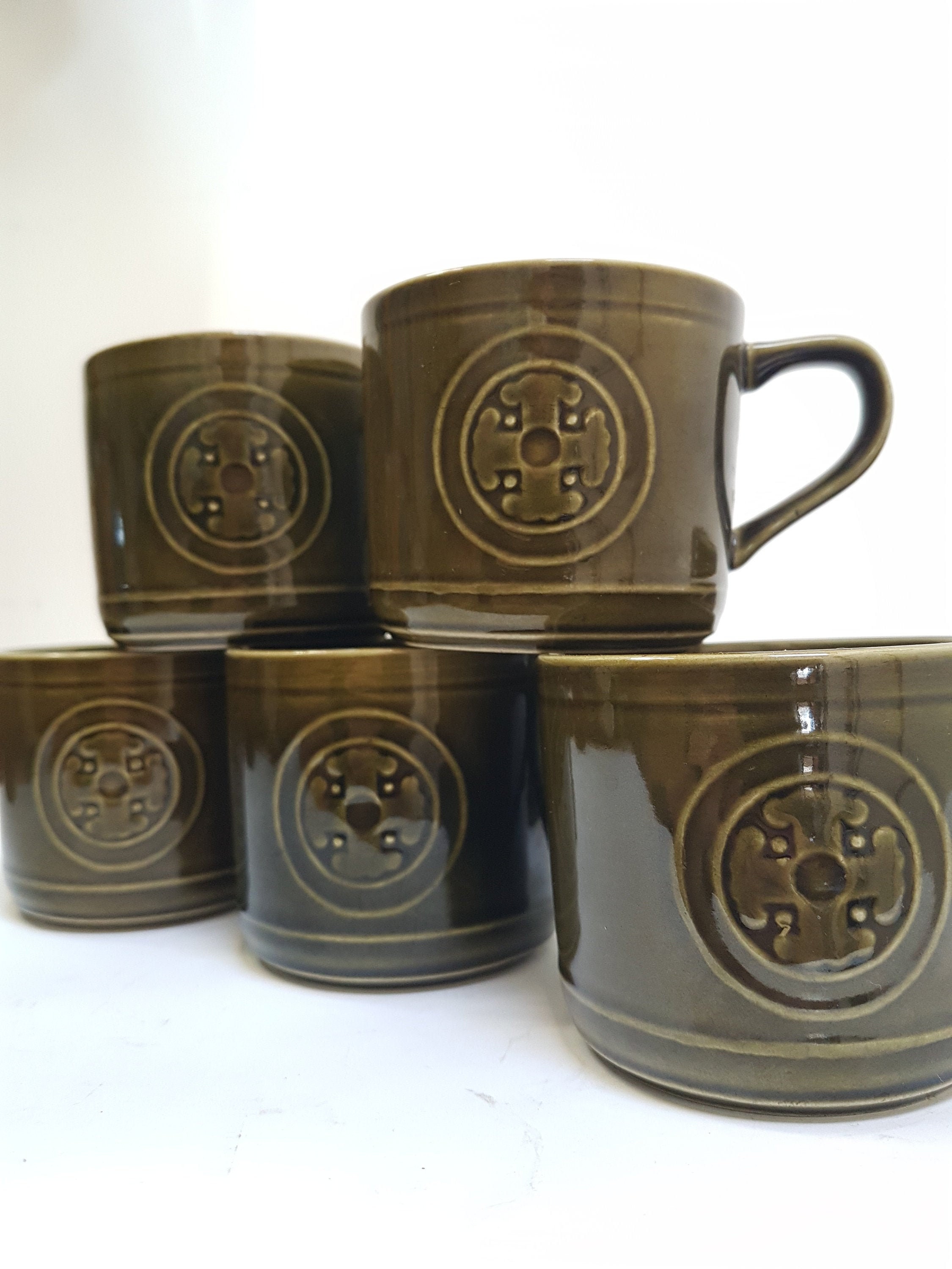 Rétro Vintage Crown Clarence Green Coffee Cups et Lidded Sugar Bowl. Tasses à Café Rétro Des Années