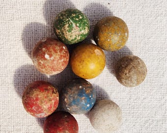 Antieke Franse 9 rustieke geschilderde kleiknikkers klein