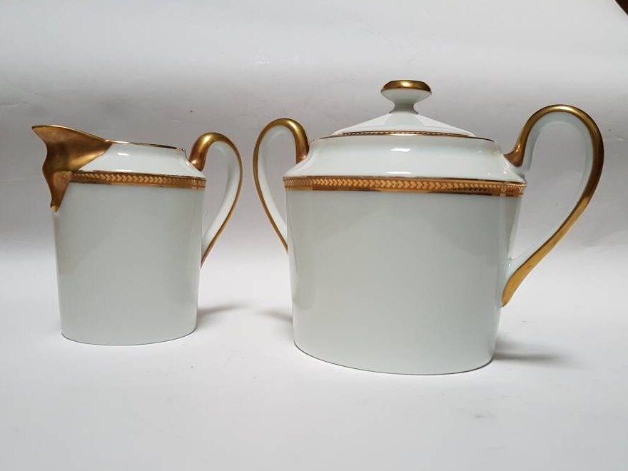 Vintage Français Giraud Limoges Porcelaine 1920S Blanc et Or Sucrier et Crémette. Spld avec Détail O