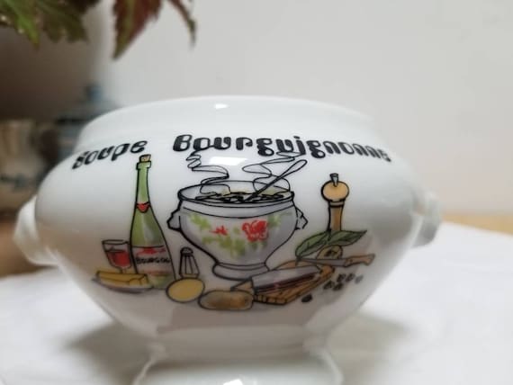 フランス　蚤の市　ライオンレリーフ 蓋付き　磁器ポット 5個セット ヴィンテージ フランス製 ピリヴィユ磁器 ライオンヘッド スープボウル