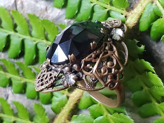 Antique 1910s Filigree Ring With Faceted Black Gl… - image 2