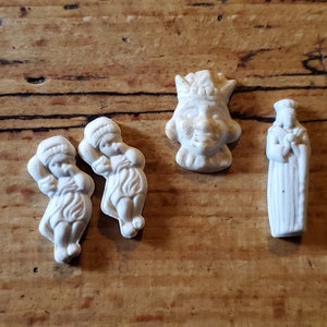 APART VERKOCHT Kies een vooroorlogse witte plastic Franse Feves. Vintage Taarten Bonen. Geluksbrengers voor het bakken. Franse kookboon