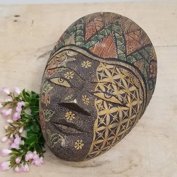 Vintage Wood Batik Topeng Indonesian Mask Box. Hand Decorated and Coloured. Wooden Box in Shape of Female Head. Rustic Batik Mask Box