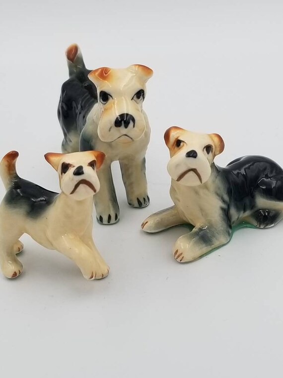ヴィンテージ セラミック テリア フィギュア：1950 年代の犬の像、3 体