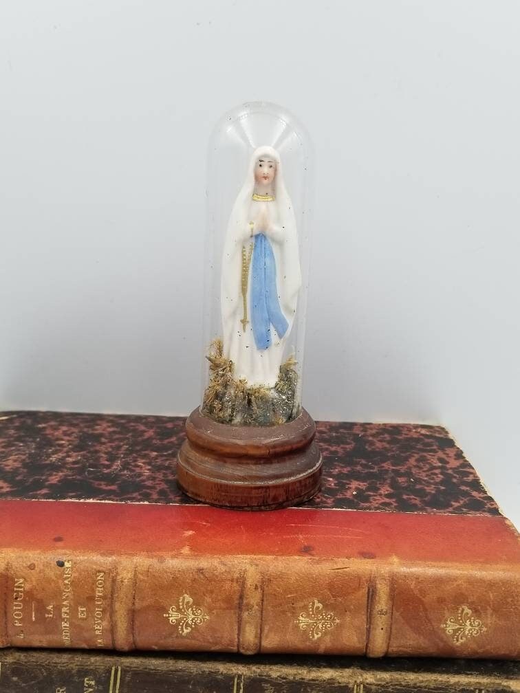 Français Vintage Madonna Notre Dame de Lourdes Statue La Vierge Marie Dans Un Petit Dôme Verre avec