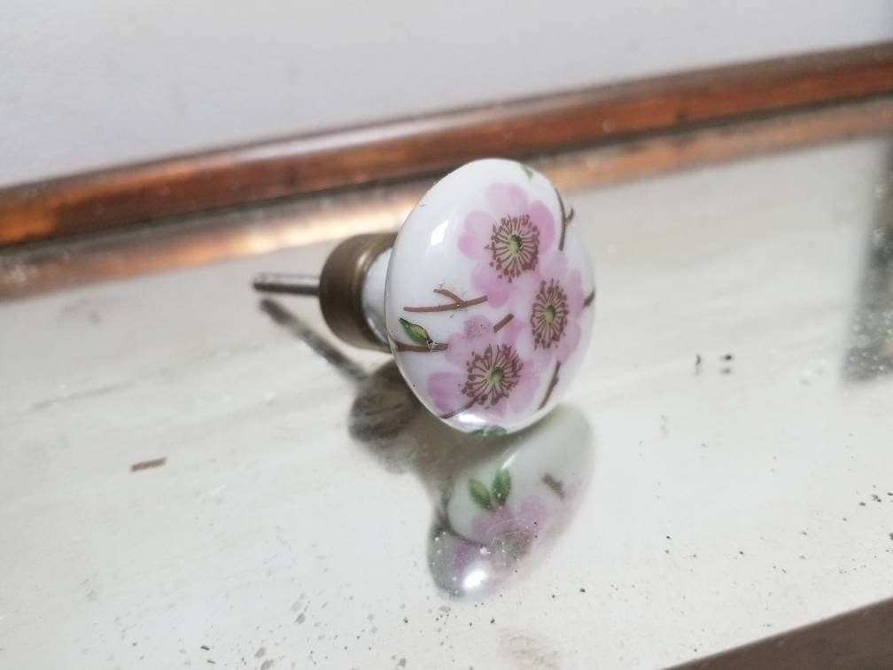 Vintage Français Fleurs Roses Peintes à La Main Poignée de Porte d'armoire en Porcelaine avec Raccor