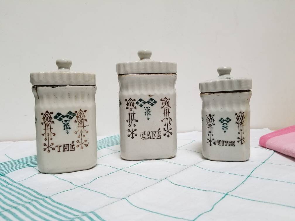 Vintage Français Années 1920 Saint Uze Revol Ironstone Set de 3 Ustensiles Cuisine avec Couvercles. 