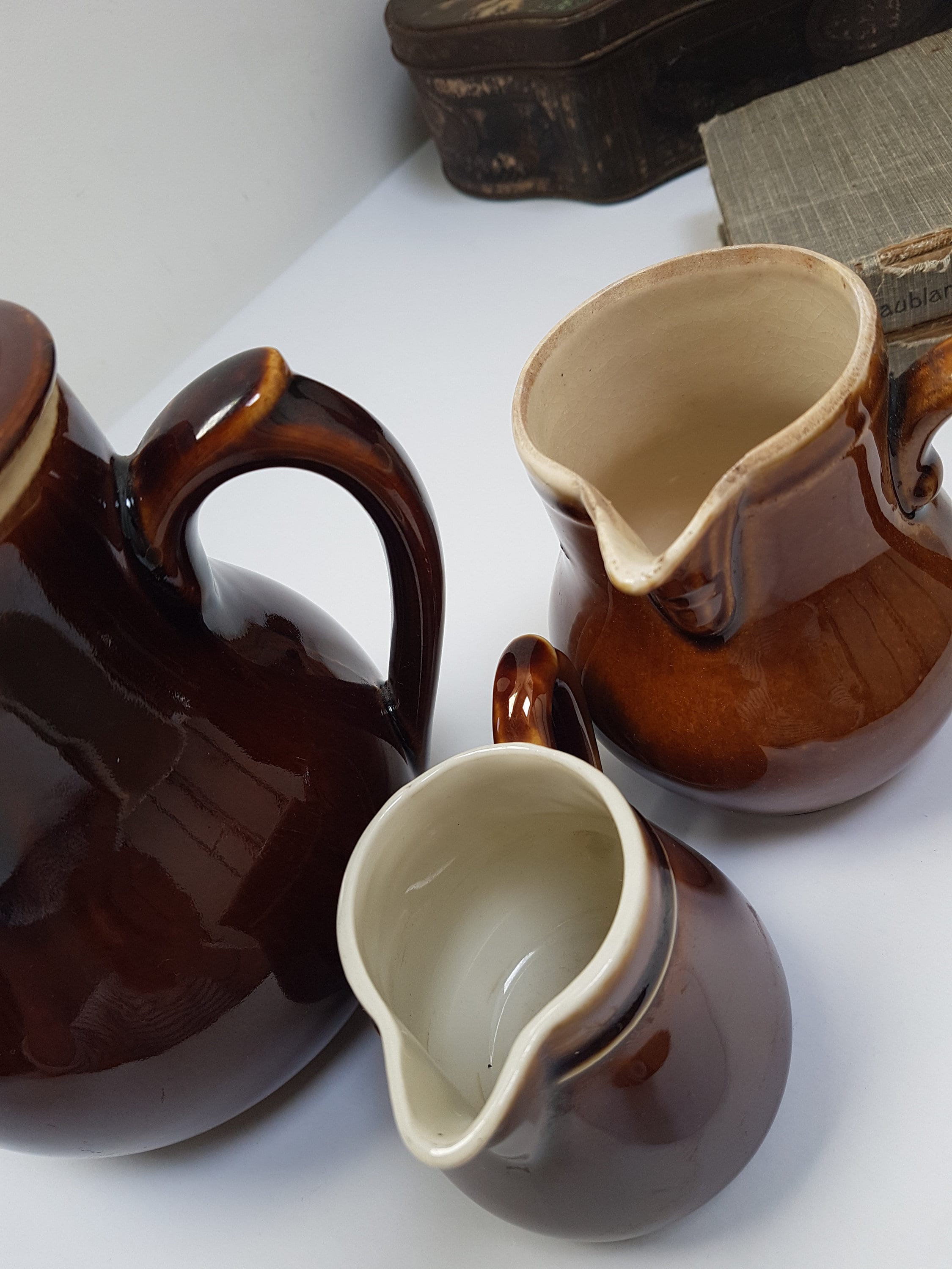 Crate & Barrel La Chocolatiere Pitcher with 2 Demitasse Brown Cups Hot  Chocolate French Press Set for Sale in Alpharetta, GA - OfferUp