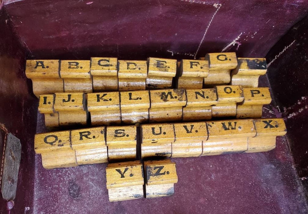 1 PIECE. Vintage French Printing Letter Stamp. Ink Printers Alphabet