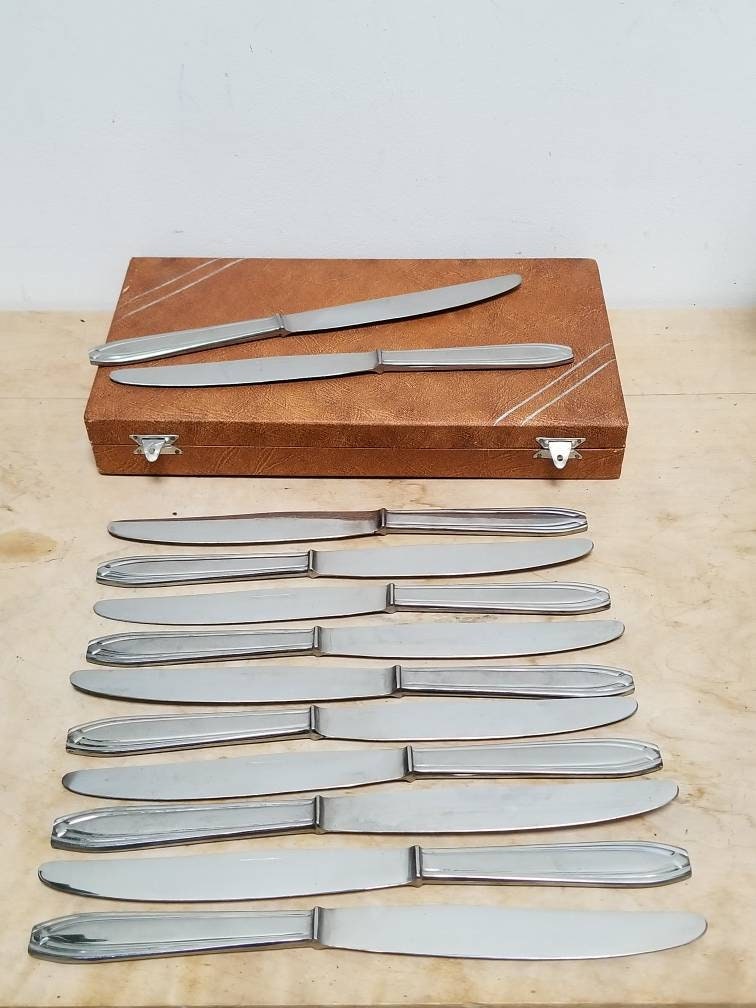 Vintage Français Dinner Knives, Set Of 12, Inoxydable/Stainless Steel 1960S With Original Box.