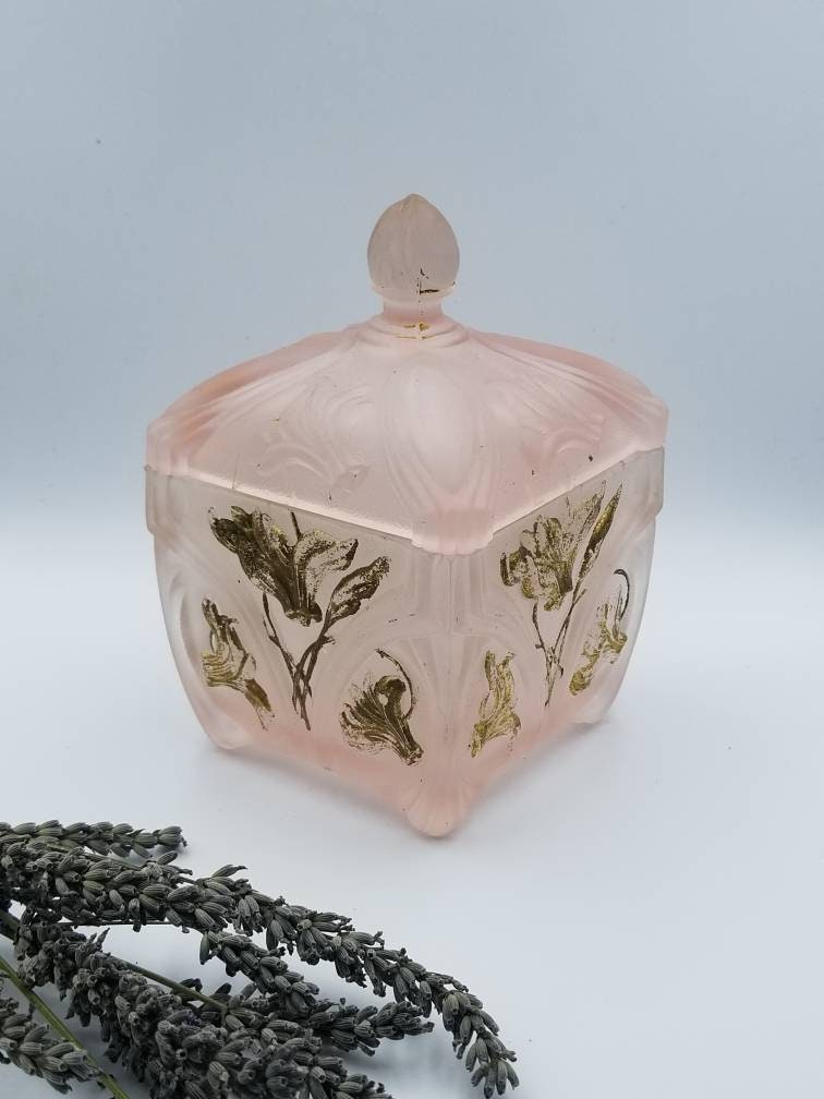 Vintage Français Vallerysthal Portieux Rose Frosted Square Lidded Bowl avec Peinture Rustique Détail