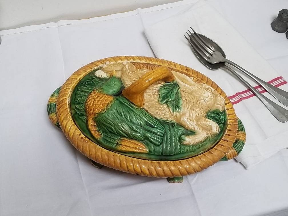 Antique Français Majolica Faience Casserole Plat Lapin et Canard Détail. Début 19C Fabriqué en Franc