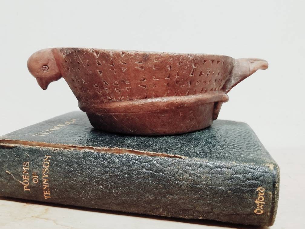 Vintage Fait à La Main Rustique Indien Opium Kharal Bol en Bois avec Tête d'oiseau et de Serpent Dét