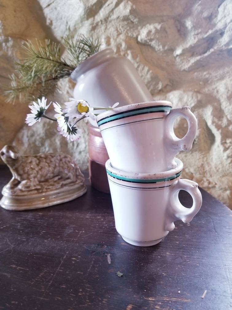 Antique Français 2 Tasses à Café Heavy Bistro Brulot de La Fin Des Années 1800. Expresso Whiteware K