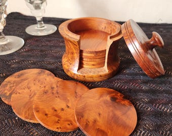 Vintage handgemaakte houten 11x onderzetter in houder
