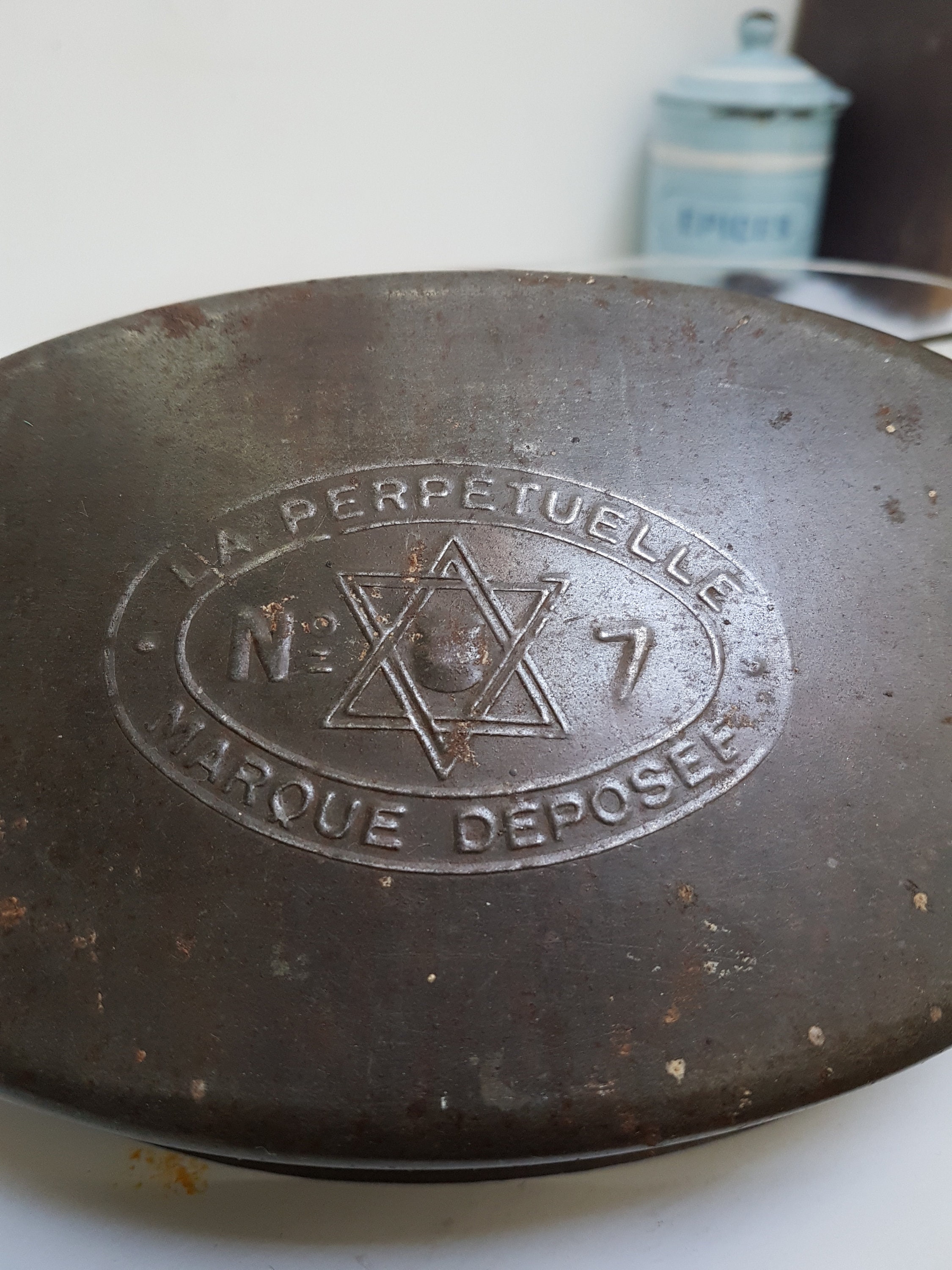 Ancienne cantine en alu marque déposé 1939