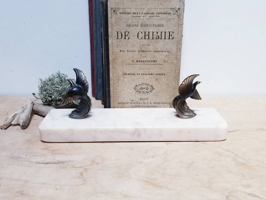 Vintage Français One Spelter Bronze Art Déco Book End Two Birds On Beige Veined Marble Base. Bibliot