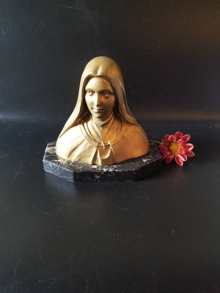 Vintage Français Squelette Doré Sainte Thérèse de Lisieux Monté sur Marbre. Buste d'icône Religieuse