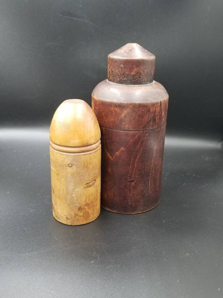 Rare Antique Français Bouteilles en Bois Treens ou Étuis 2 Tailles Différentes. Porte-Flacons de Méd