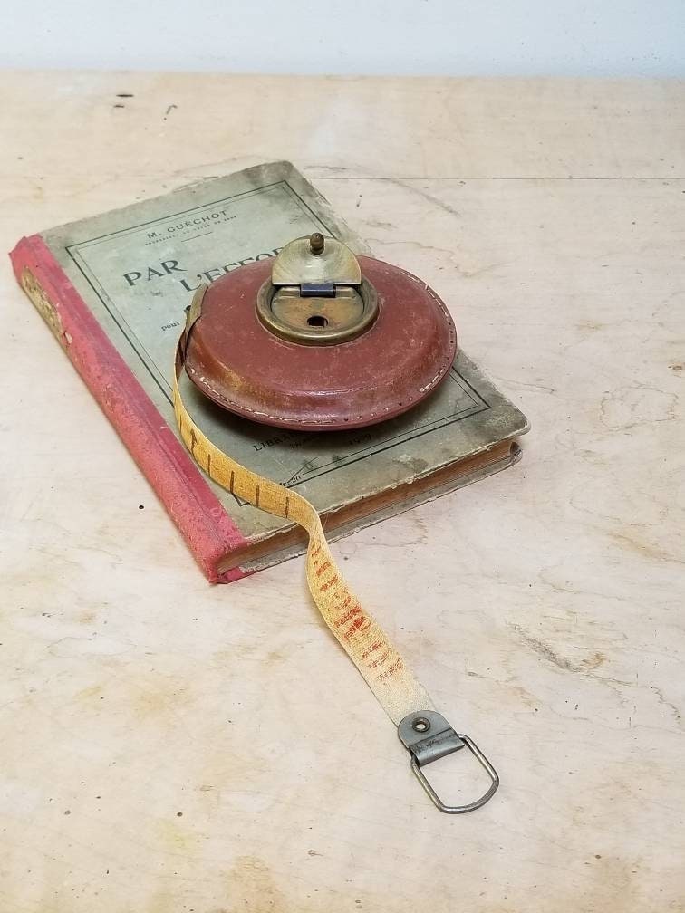 Antique Early 1900s Leather Bound 5 Meters Retractable Tape Measure from  France, French Roll Up Measuring Tape with Brass Handle, Retro