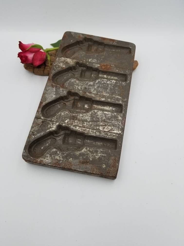 Vintage Français Letang et Fils Plaque de Moulage Numéro 1002 Pour Quatre Petits Pistolets Rustique 