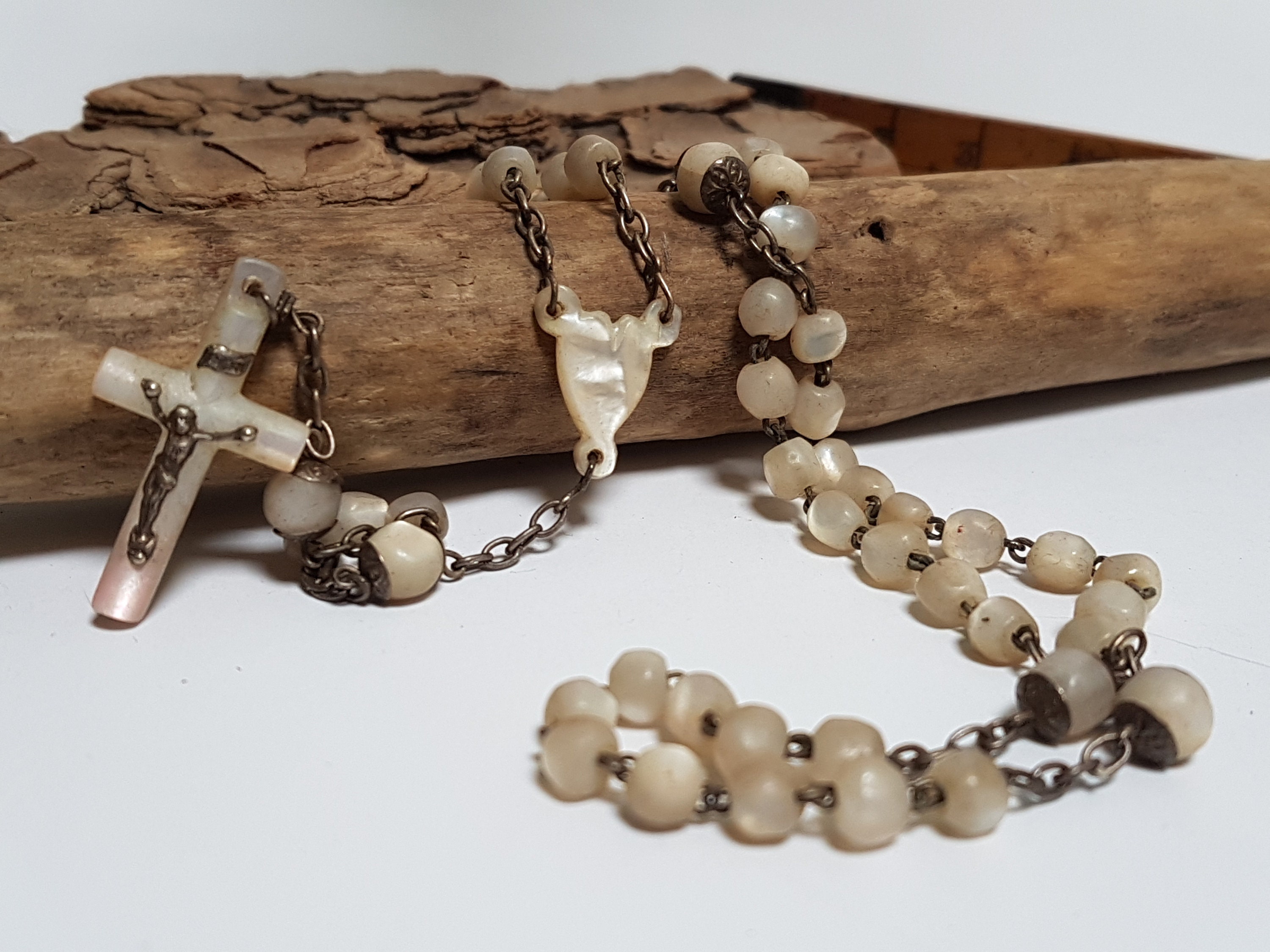 Ancien Tournant Du 20Ème Siècle Petit Français Rosaire en Nacre Dans Une Petite Pochette Cuir Rouge.