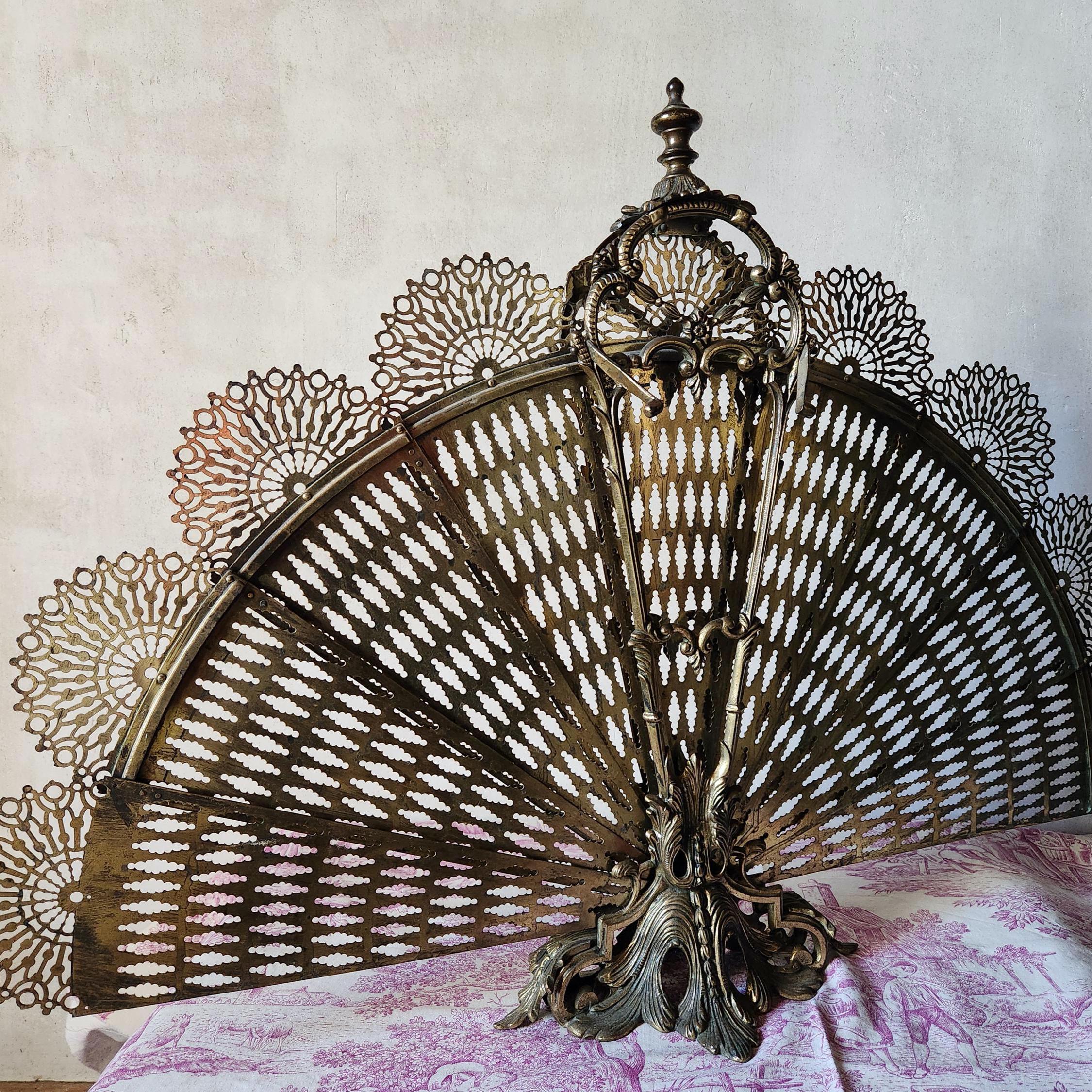 Paravent De Cheminée En Laiton - Gargouille, Paon, Style Victorien, Pliable