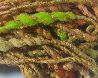 Oma Smith Appeltaart. Handspun nieuwigheid kunst garen. 100% Charrollais geplaagd met nieuw garen. Super volumineus dik en dun. Yummers!