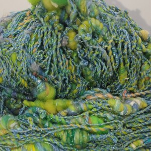 De lente regeert. Extreme kunst garen. Verkocht in stappen van 10yd.