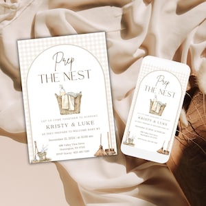 Pode incluir: Um convite de chá de bebê branco e marrom com um padrão xadrez. O convite diz "Prep the Nest" e apresenta uma cesta de produtos de limpeza. O convite é para o chá de bebê de Kristy e Luke em 21 de novembro de 2024 às 10:00.