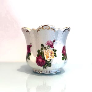 Wazon Vintage St George Fine China: biały z detalami róży
