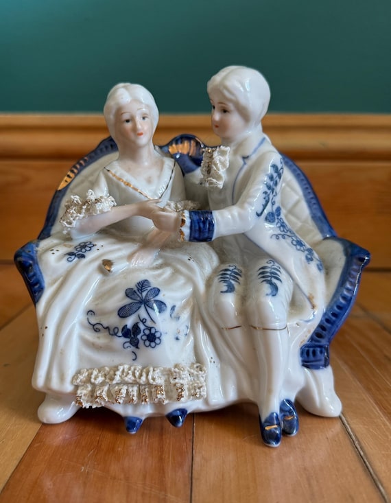 Vintage Ceramic Courting Couple Figurine - Uniart Leonardo