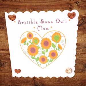 Biglietto di buon compleanno personalizzato con girasoli per mamma, amica, parente in lingua irlandese Biglietto Breithlá Sona Duit fatto a mano