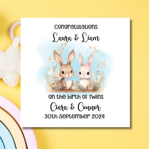 Carte personnalisée de jumeaux nouveau-nés avec des lapins pour les nouveaux parents, carte de félicitations pour l'arrivée de nouveaux jumeaux personnalisée garçon et fille