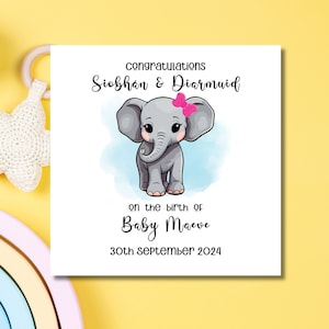 Carte personnalisée mignonne de bébé fille avec un bébé éléphant pour les nouveaux parents faite à la main en Irlande, félicitations c'est une carte de fille, carte de bienvenue dans le monde