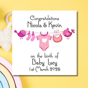 Félicitations pour votre nouvelle carte de bébé fille - Souvenir personnalisé de petite fille fait main en Irlande avec le nom des parents et les coordonnées du bébé
